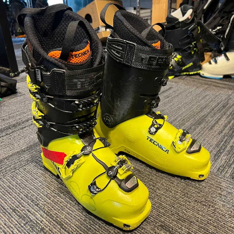 USED Tecnica Zero G Tour Pro Ski Boots - 26.5